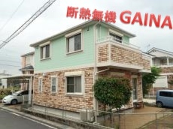 外壁のミントグリーンがブリックタイルを引き立たせてくれました☆