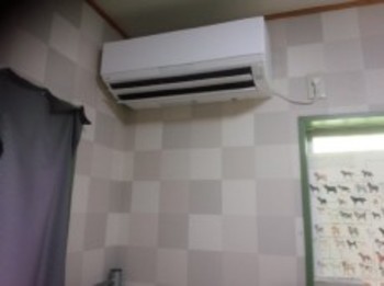 休憩室のエアコン取替え工事をさせて頂きありがとうございました！何でも頼って下さい☆