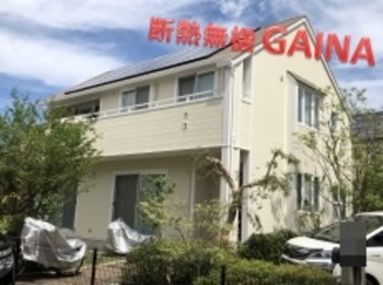 外壁屋根共に断熱塗装です！クリームイエロー色で洋風なお家に☆