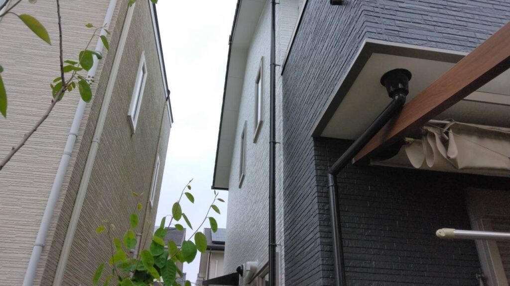 雨樋、軒天の付帯部もしっかり塗装できました。