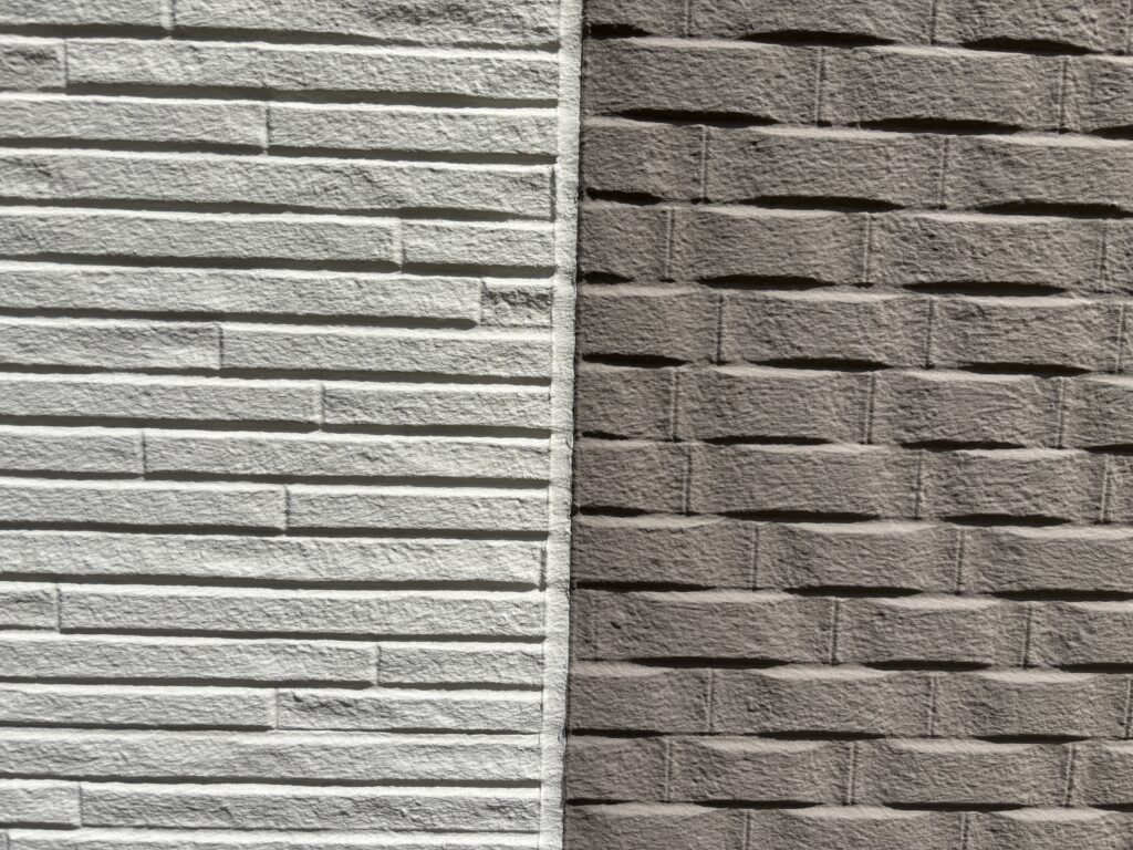 アクセント壁、ベース壁ともにしっかり塗装できました。