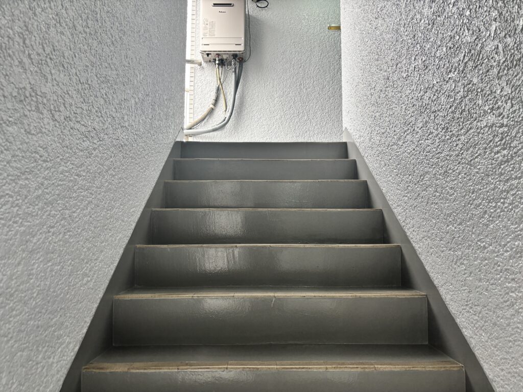 施工後の階段の写真です☆