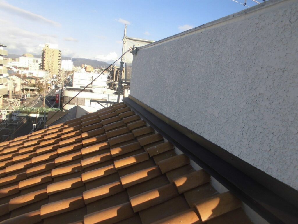 瓦取合い水切り板金新設設置後