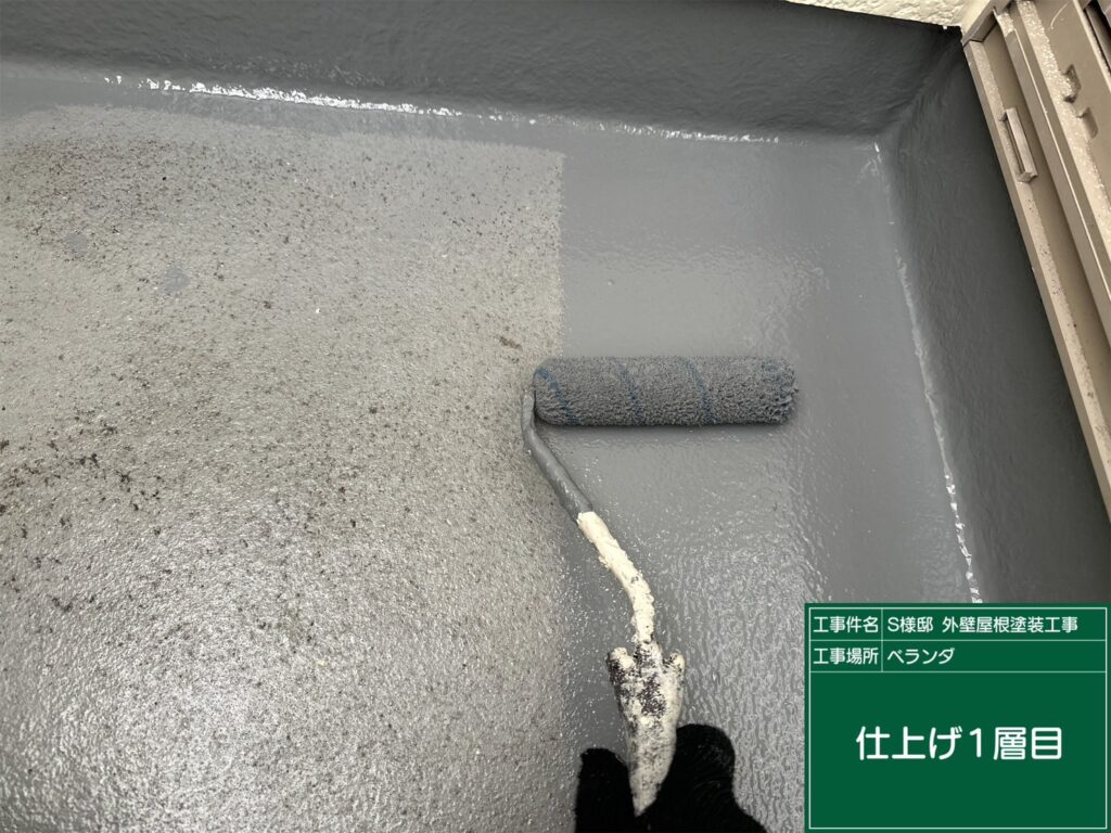トップコート仕上げ1回目です。